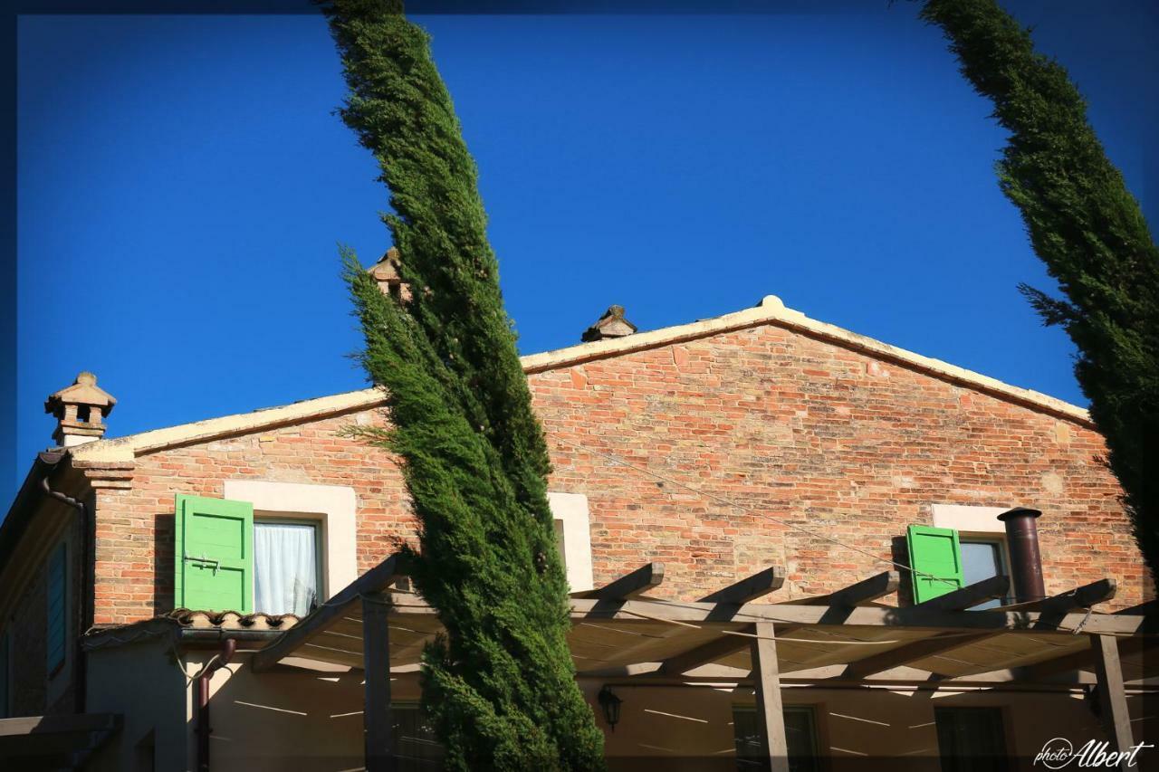 Le Maracla Country House Iesi Exterior photo