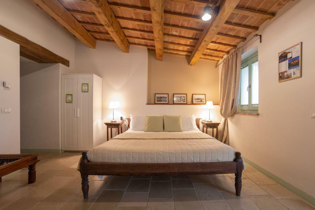 Le Maracla Country House Iesi Exterior photo